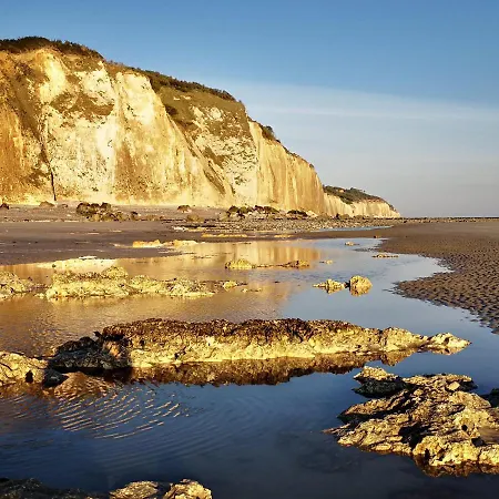 Les Charmilles Bleues *